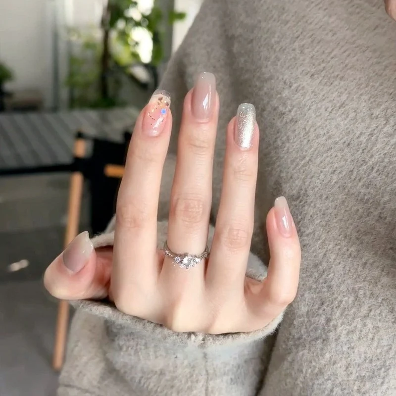Glossy Nail Set Stornfield