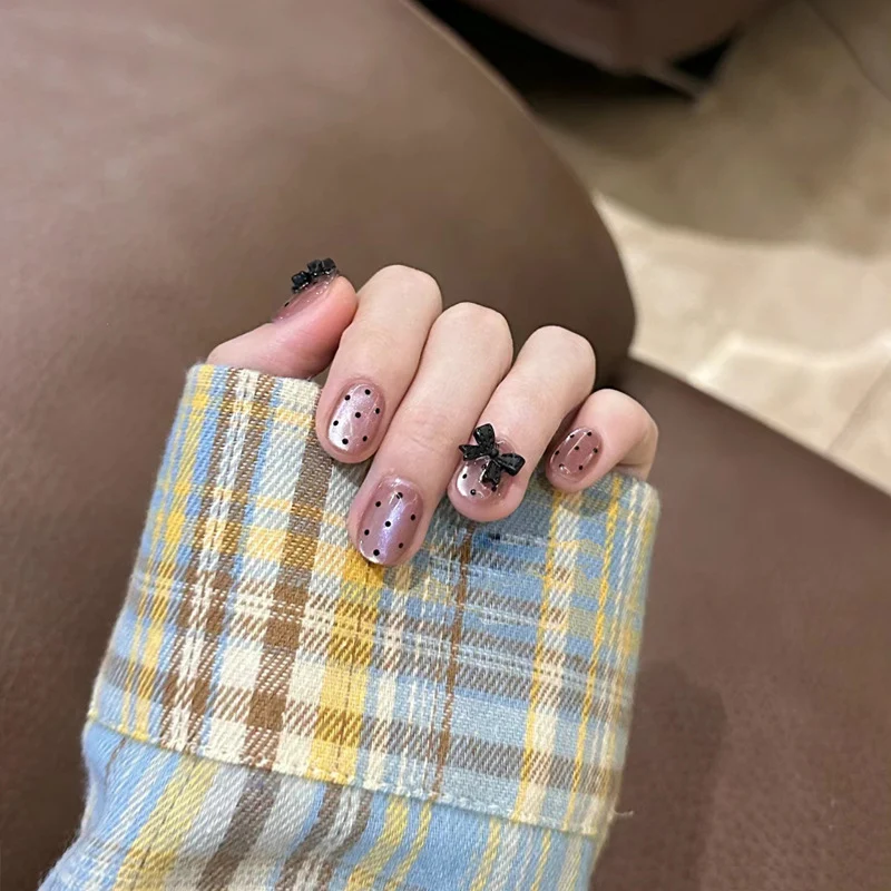 Glossy Nail Set Stornfield