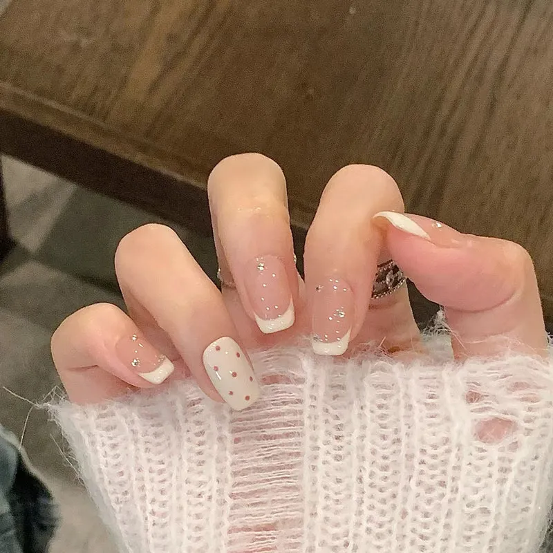 Glossy Nail Set Stornfield