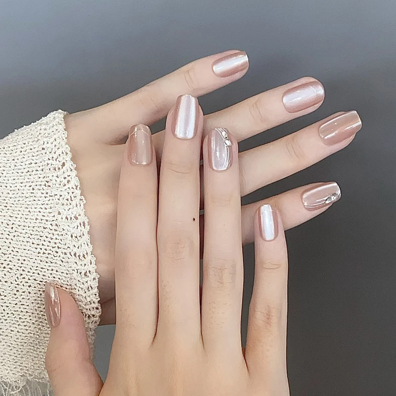 Glossy Nail Set Stornfield