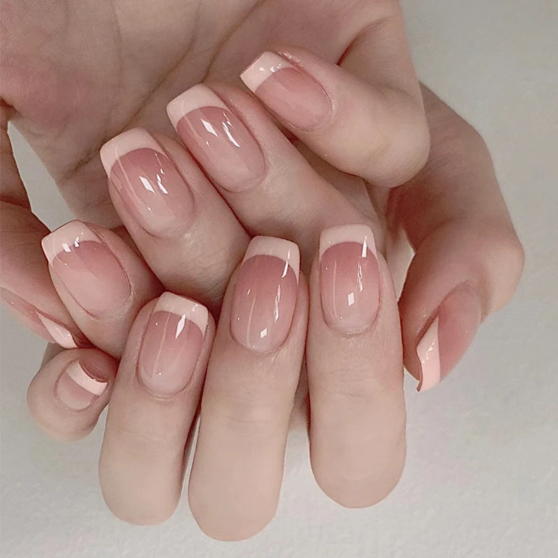 Glossy Nail Set Stornfield