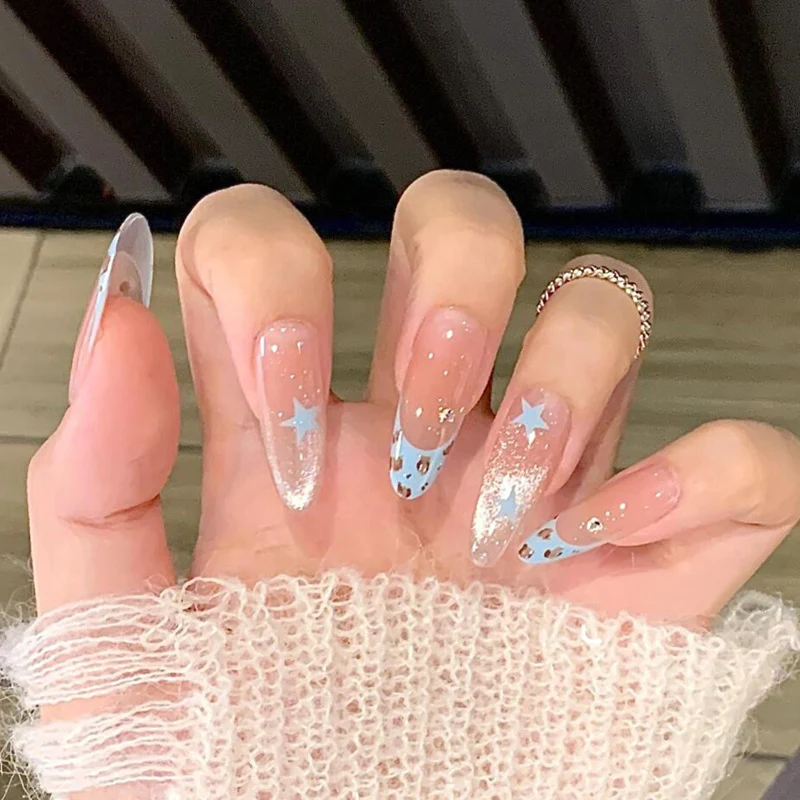 Glossy Nail Art Set with Sparkling Glitter Accents Stornfield