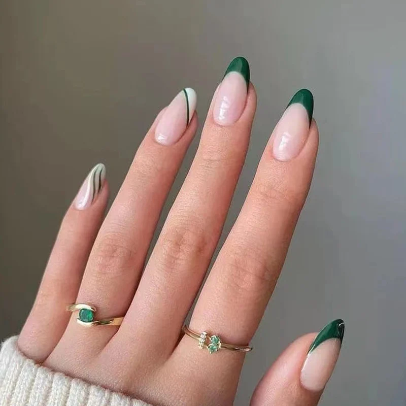 Artful Nail Art with Stylish Tips Stornfield
