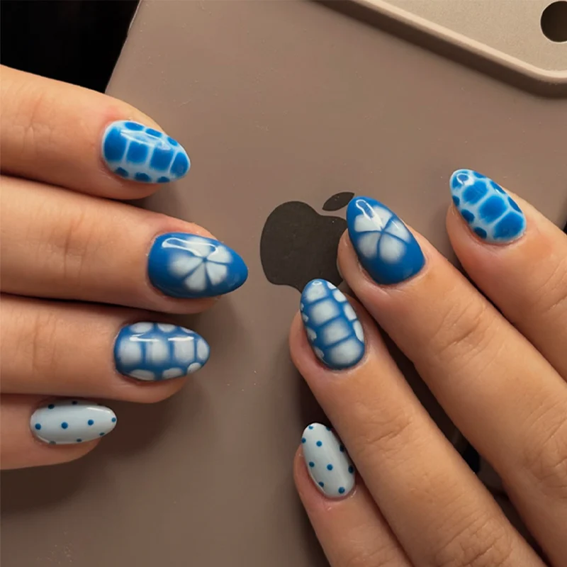 Artful Nail Art with Modern Design Stornfield