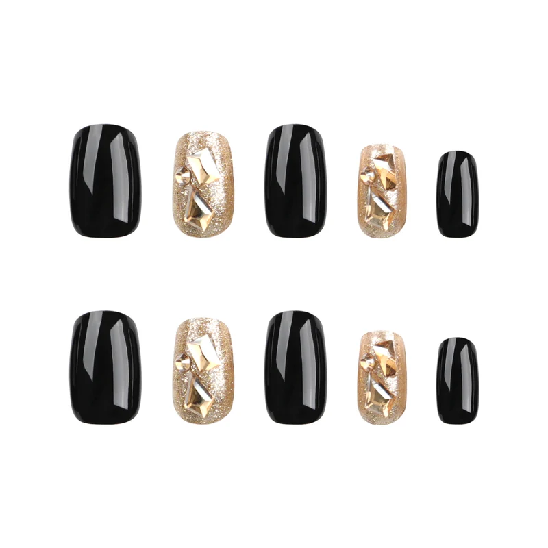 Artful nail art with luxurious glitter design Stornfield