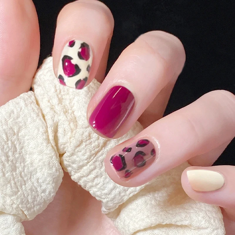 Artful Nail Art with Leopard Patterns Stornfield