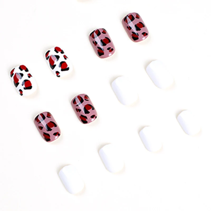 Artful Nail Art with Leopard Patterns Stornfield