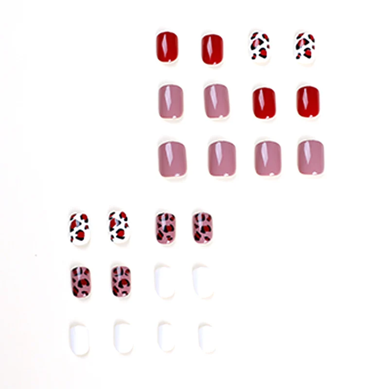 Artful Nail Art with Leopard Patterns Stornfield