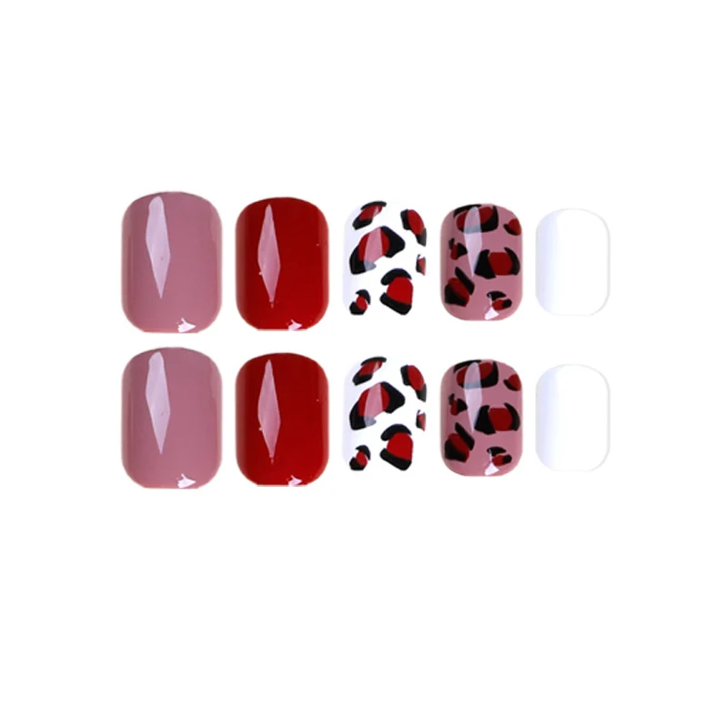 Artful Nail Art with Leopard Patterns Stornfield