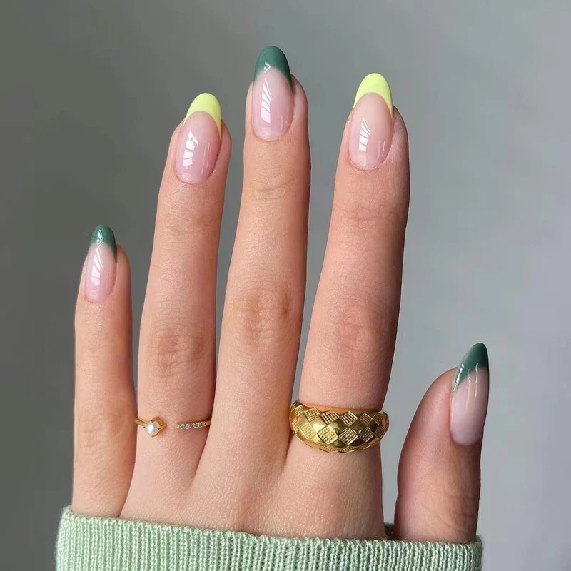 Artful nail art with creative color tips Stornfield
