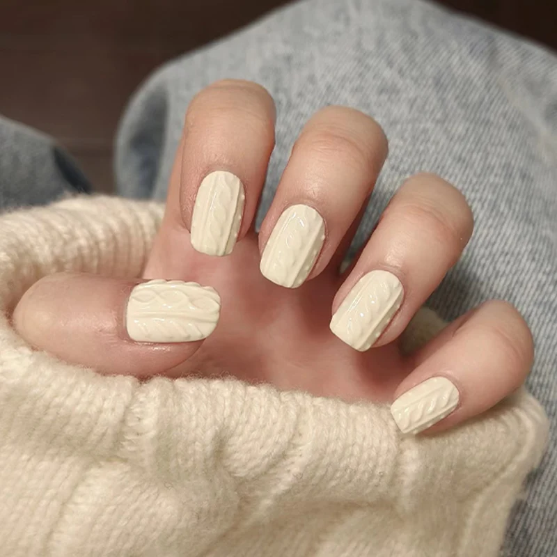 Artful Nail Art with Cable Pattern Stornfield