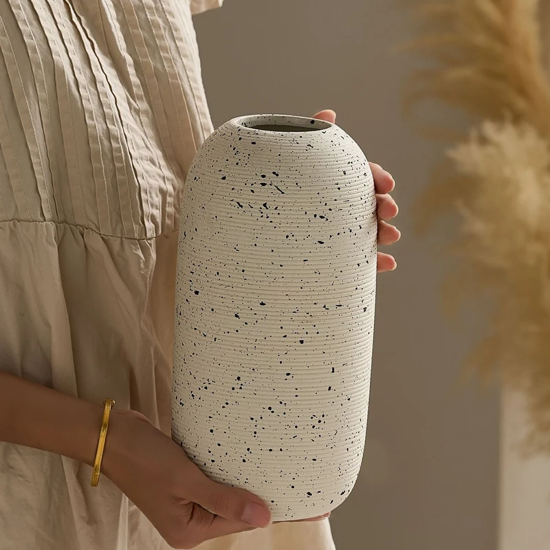 Elegante und Kunstvolle Keramikvase Karnz
