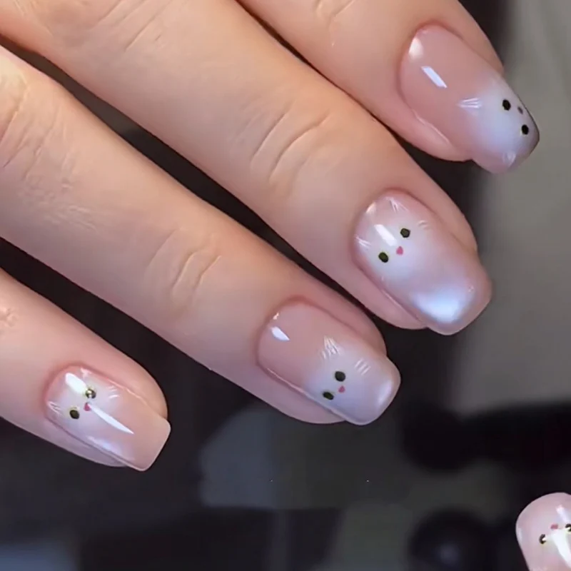 Artful nail art with cute rabbit motif Stornfield