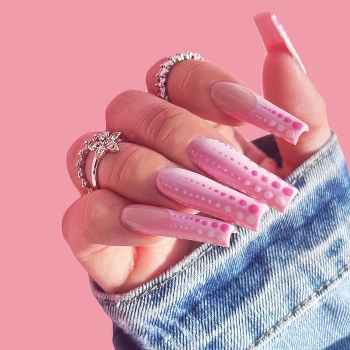 Artful Nail Art with Gradient and Dot Design Stornfield