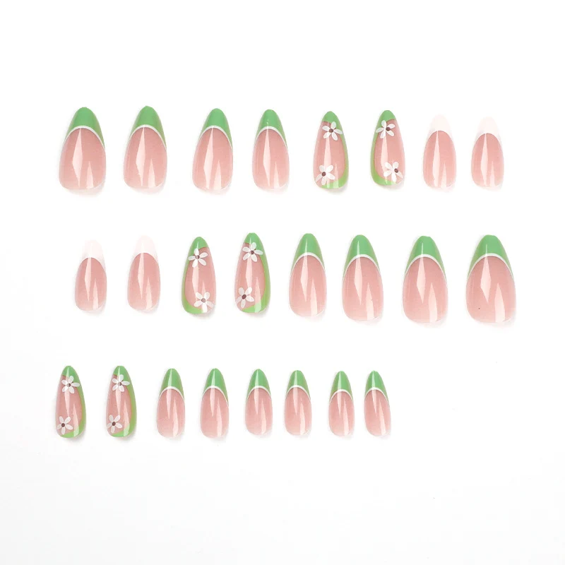 Artistic Nail Art with Floral Details Stornfield