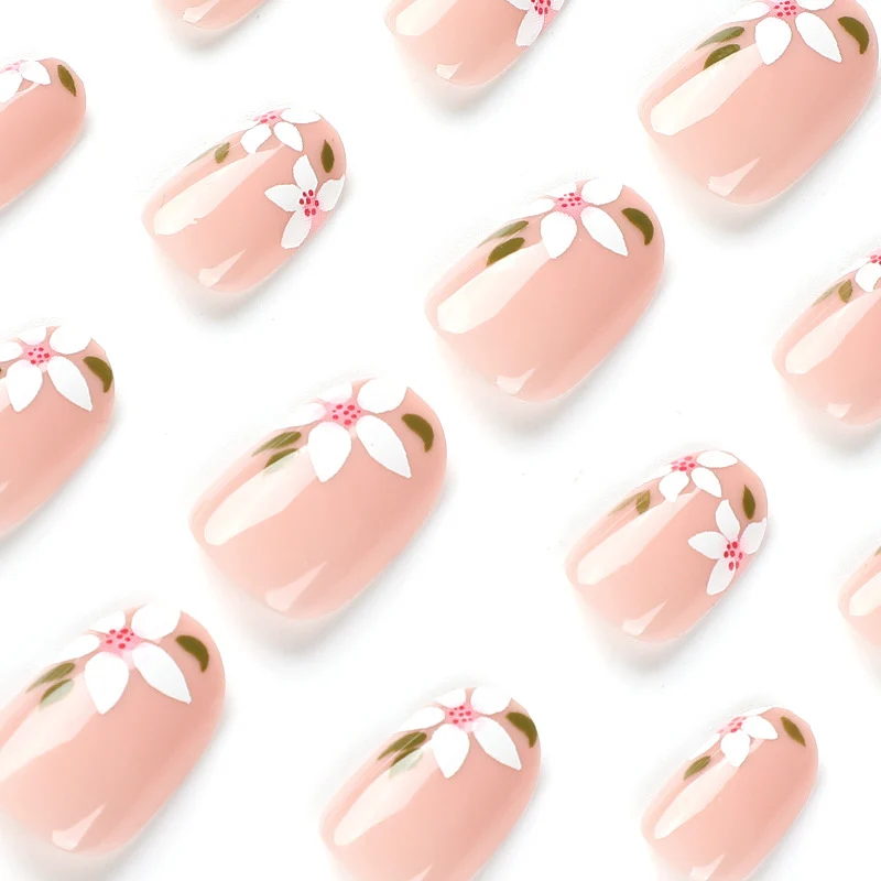 Artful Nail Art with Floral Accents Stornfield