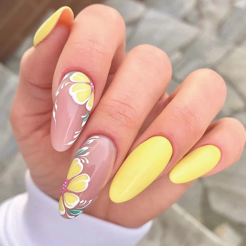 Artful Nail Art with Floral Design Stornfield