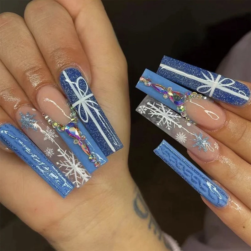 Artful nail art with floral 3D design Stornfield