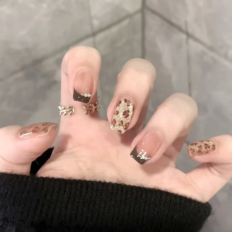 Artful Nail Art with Filigree Decorations Stornfield
