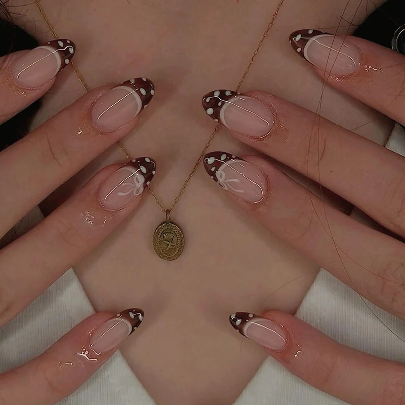 Artistic Nail Art with Elegant Lace Decoration Stornfield