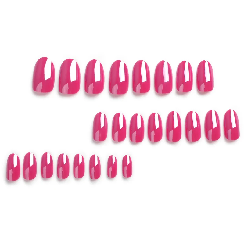 Artful nail art in trendy design Stornfield