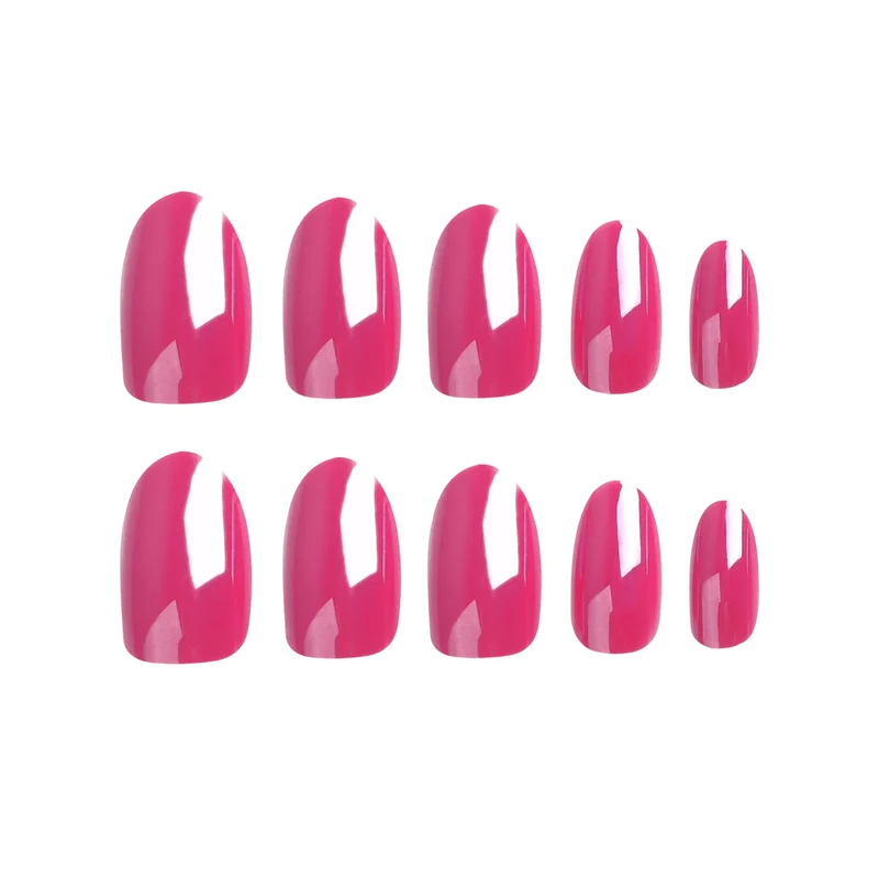 Artful nail art in trendy design Stornfield