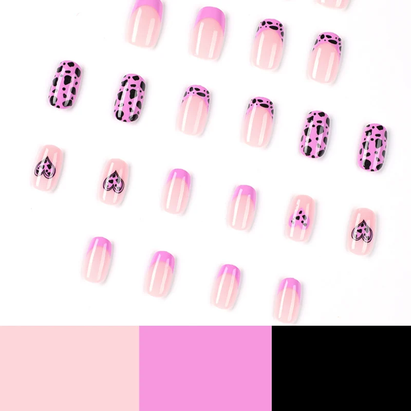 Artful nail art in romantic heart design Stornfield