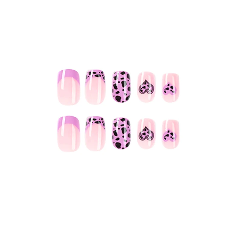 Artful nail art in romantic heart design Stornfield