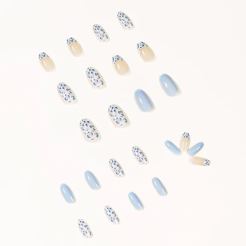 Artful nail art in modern leopard design Stornfield