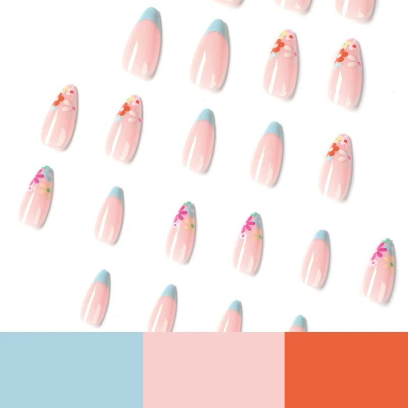 Artful Nail Art in Modern Floral Design Stornfield