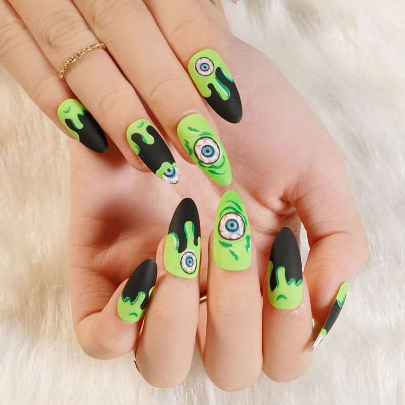 Artful Nail Art in Halloween Design Stornfield
