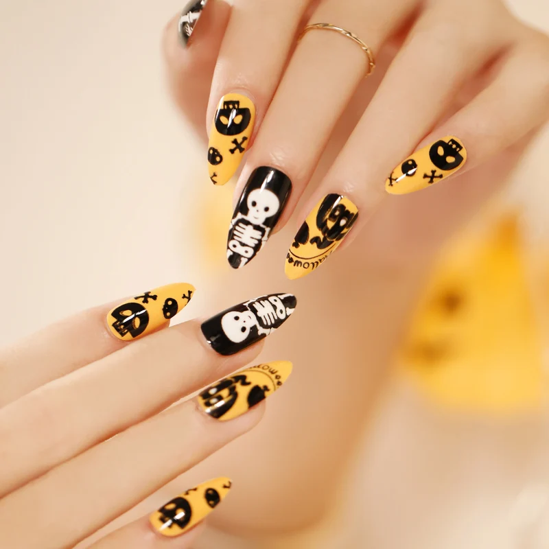 Artful Nail Art in Halloween Design Stornfield