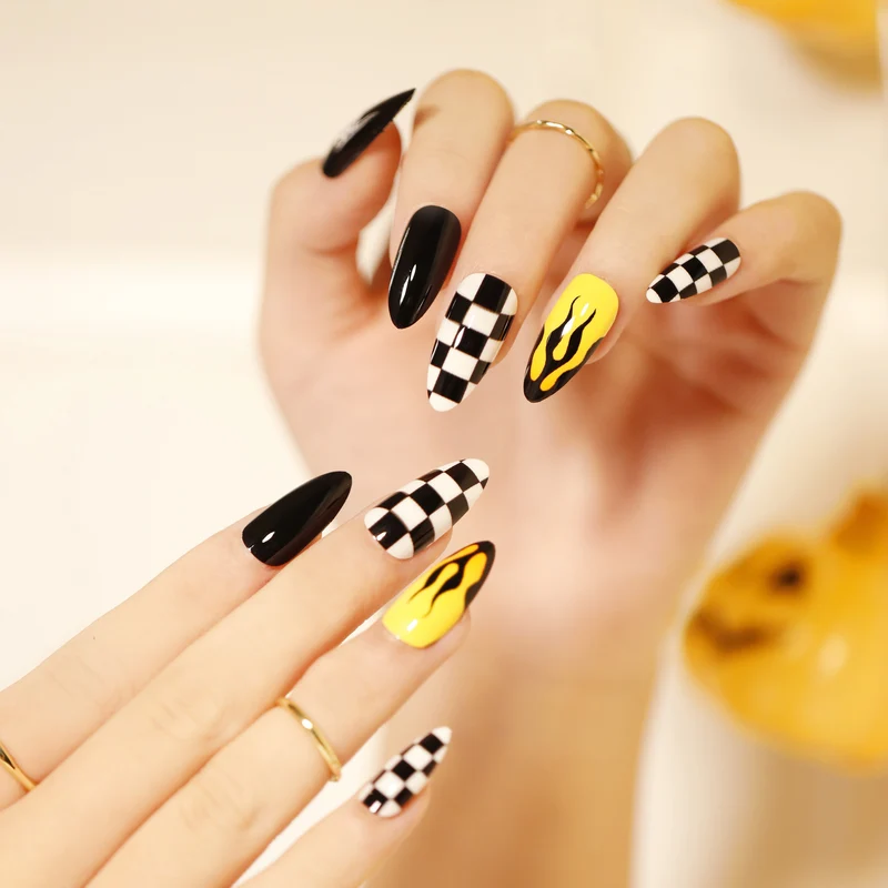 Artful Nail Art in Halloween Design Stornfield