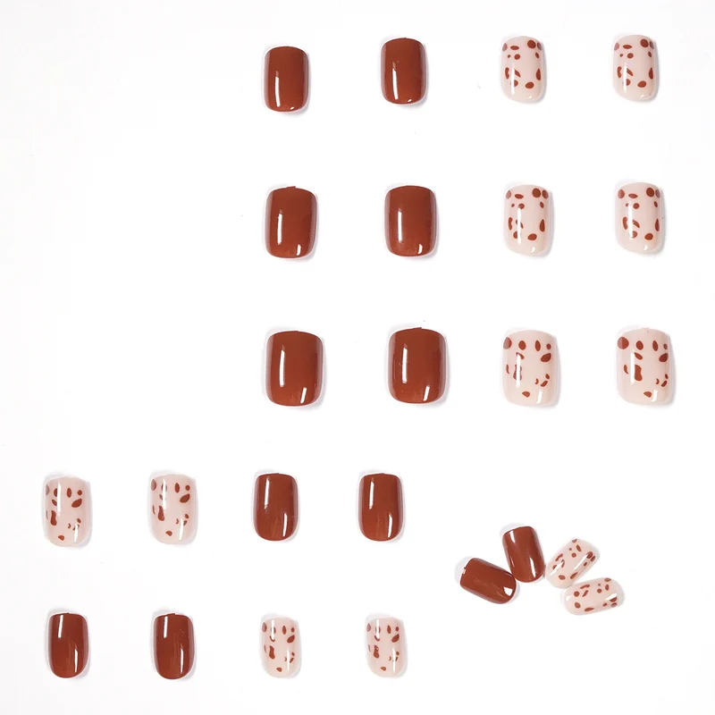 Artful nail art in elegant design Stornfield