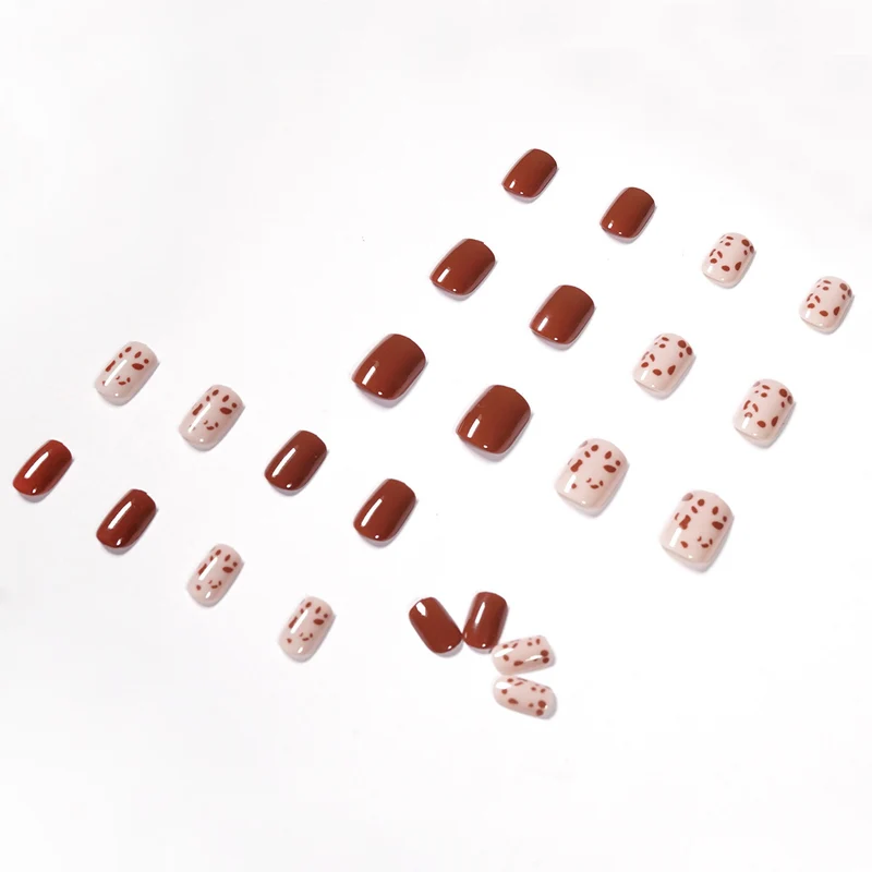Artful nail art in elegant design Stornfield