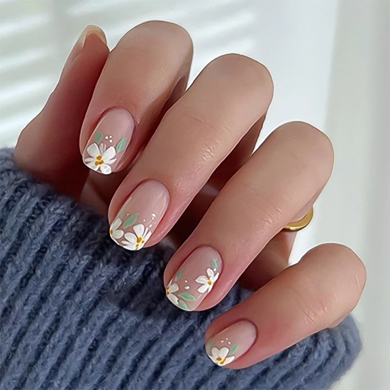 Artful Nail Art in Elegant Blossom Design Stornfield