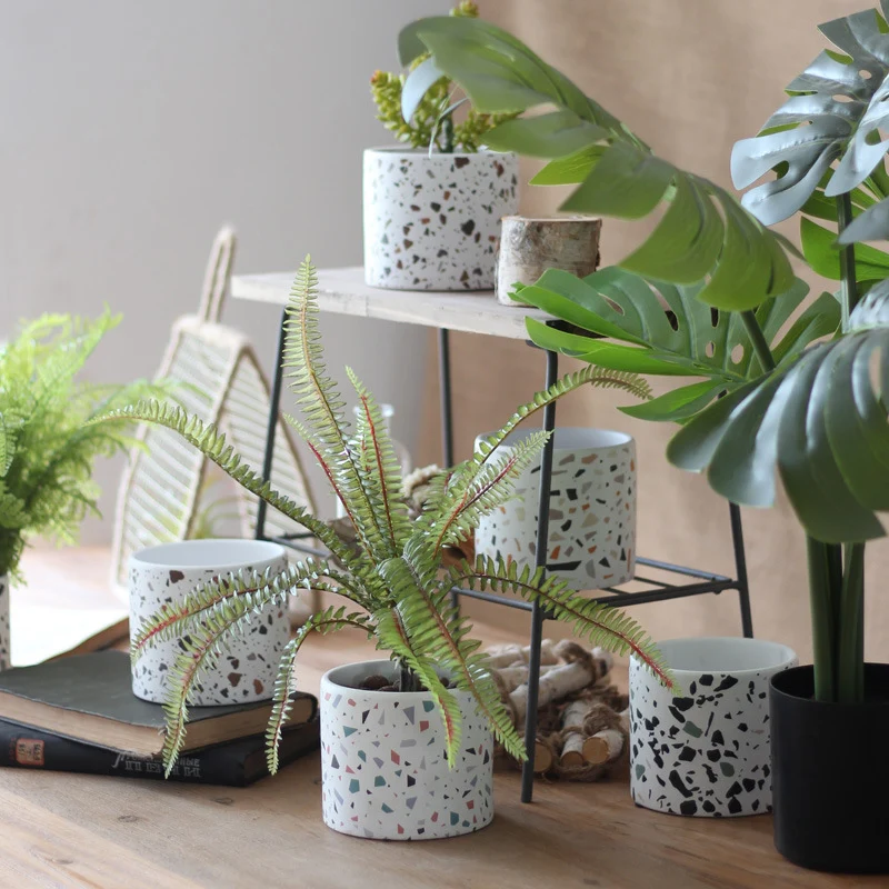 Dekorativer Blumentopf Karnz