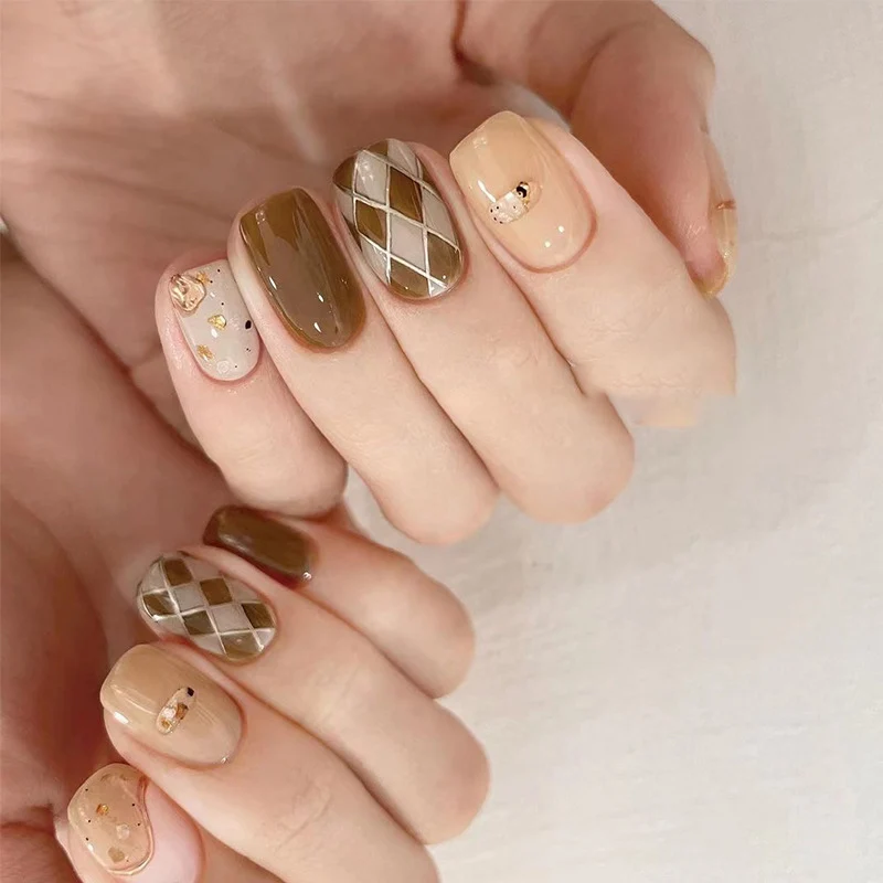 Artful Nail Art with Elegant Patterns Stornfield