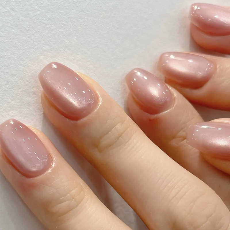 Artful nail art with elegant shimmer effect Stornfield