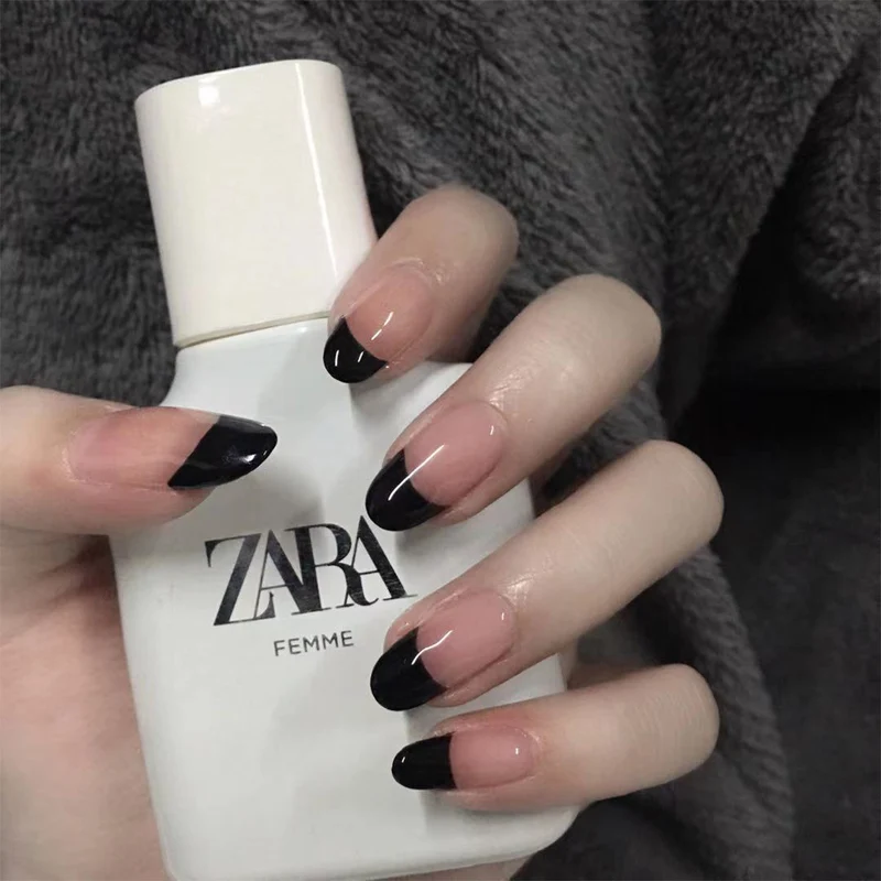 Artful Nail Art with Elegant French Tip Design Stornfield