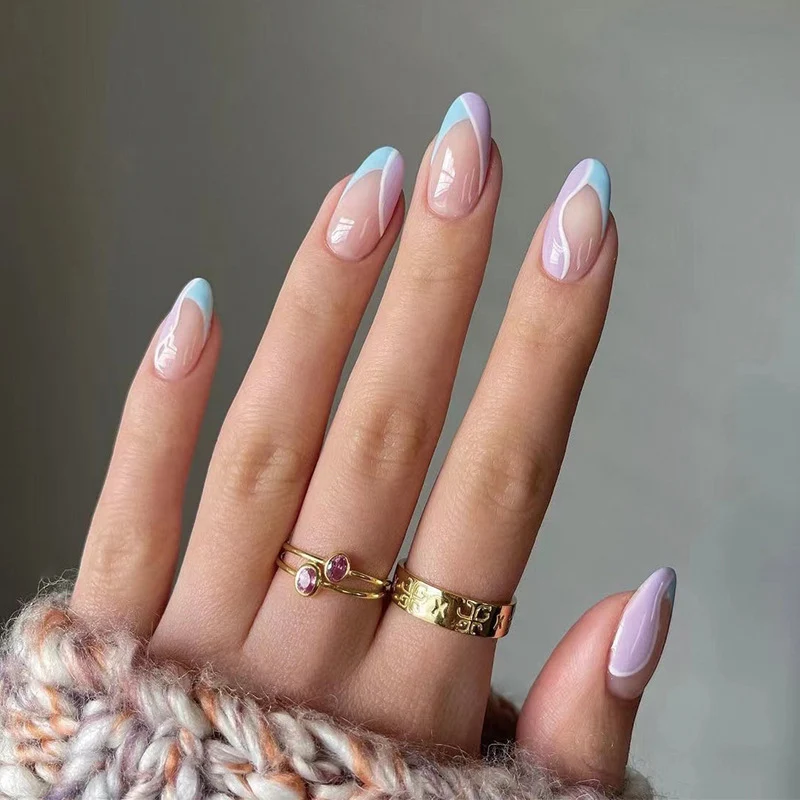 Artful Nail Art with Elegant Design Stornfield