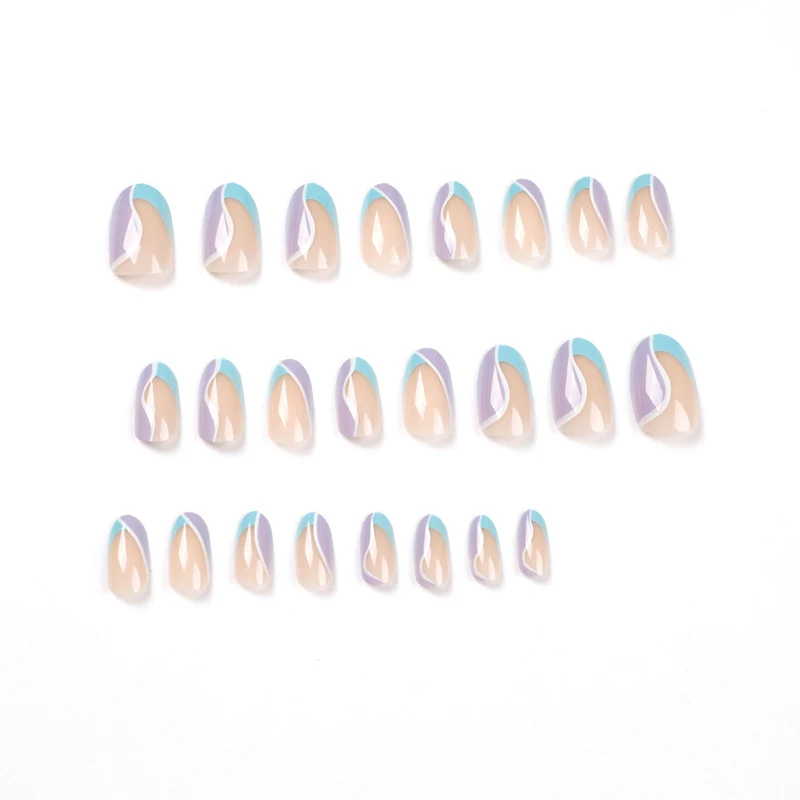 Artful Nail Art with Elegant Design Stornfield
