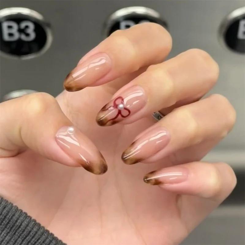 Artful Nail Art with Elegant Flower Design Stornfield