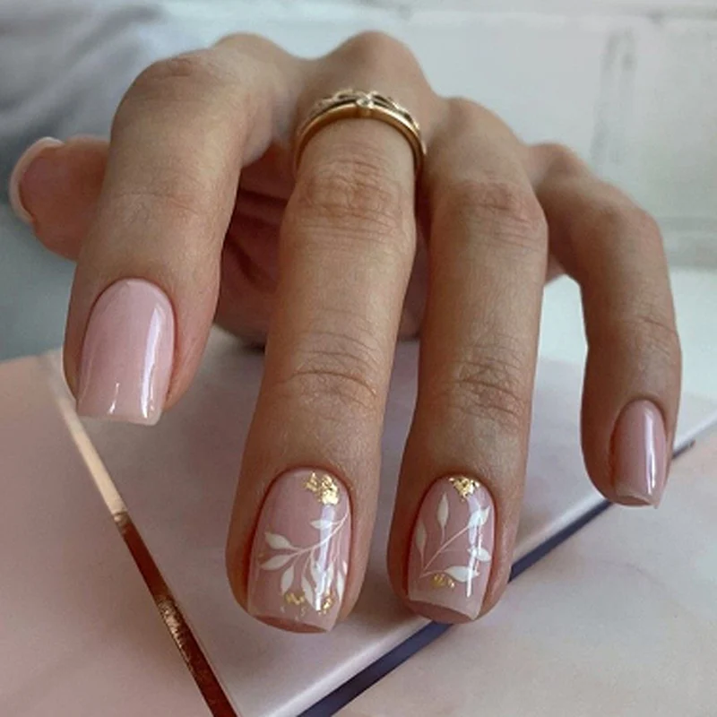 Artful nail art with elegant floral design Stornfield