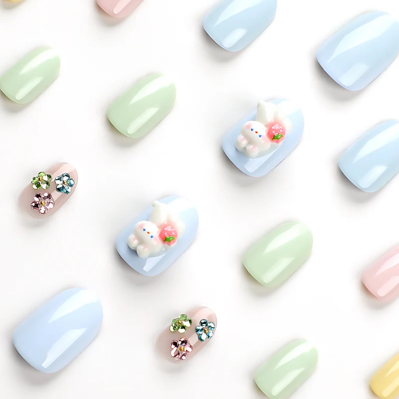 Artful Nail Art with Flower Decorations Stornfield