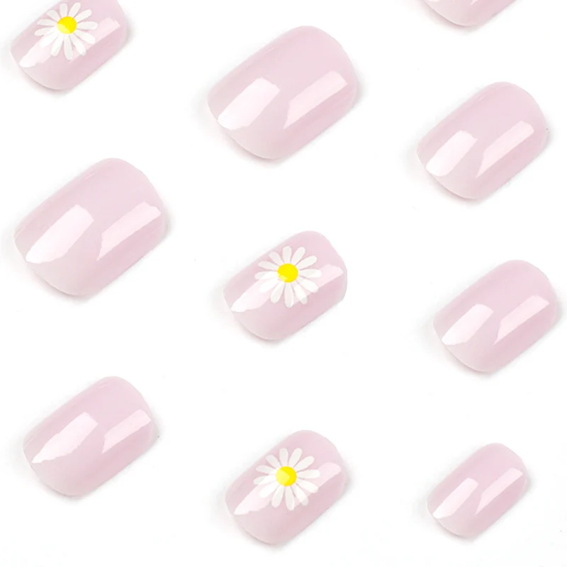 Artful Nail Art with Flower Motif Stornfield