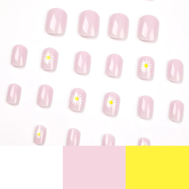Artful Nail Art with Flower Motif Stornfield