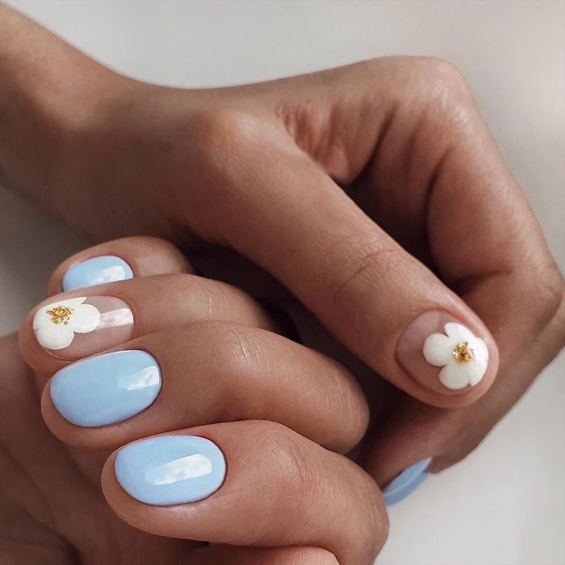 Artful Nail Art with Flower Decoration Stornfield