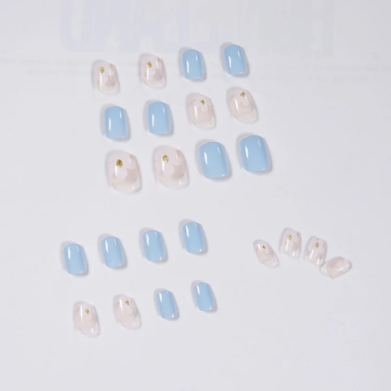 Artful Nail Art with Flower Decoration Stornfield