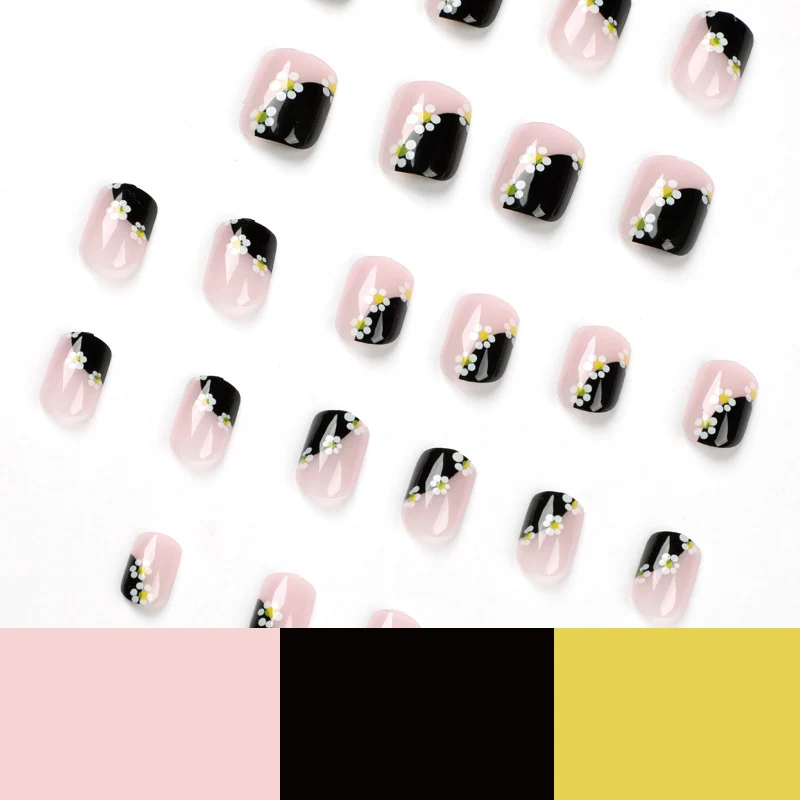 Artful Nail Art with Floral Pattern Stornfield